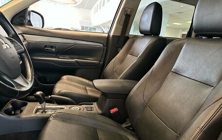 Mitsubishi Outlander III рестайлинг 3, 2014 год, 2 099 000 рублей, 20 фотография