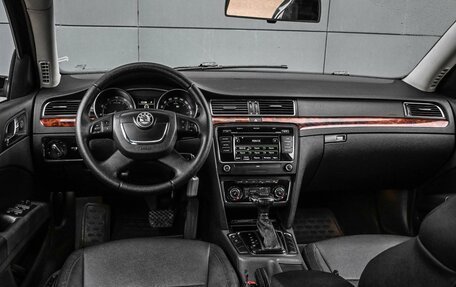 Skoda Superb III рестайлинг, 2010 год, 939 000 рублей, 6 фотография