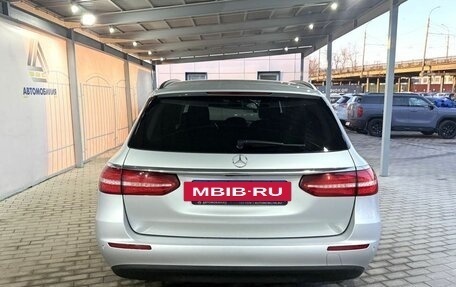 Mercedes-Benz E-Класс, 2018 год, 2 599 000 рублей, 4 фотография