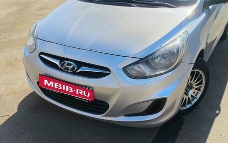 Hyundai Solaris II рестайлинг, 2011 год, 520 000 рублей, 5 фотография
