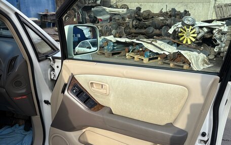 Toyota Harrier, 1999 год, 830 000 рублей, 14 фотография