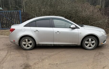 Chevrolet Cruze II, 2009 год, 440 000 рублей, 2 фотография