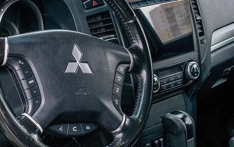 Mitsubishi Pajero IV, 2012 год, 1 870 000 рублей, 6 фотография