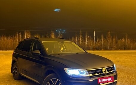 Volkswagen Tiguan II, 2019 год, 2 850 000 рублей, 2 фотография