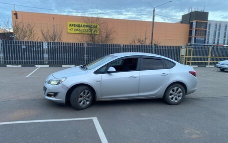 Opel Astra J, 2013 год, 545 000 рублей, 2 фотография