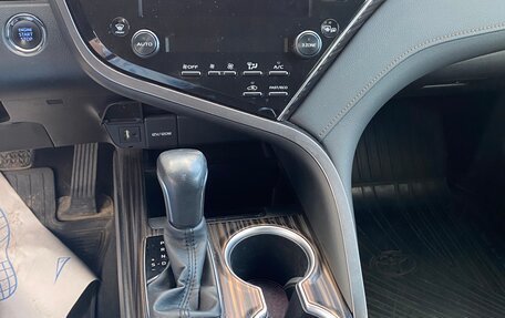 Toyota Camry, 2019 год, 3 100 000 рублей, 5 фотография