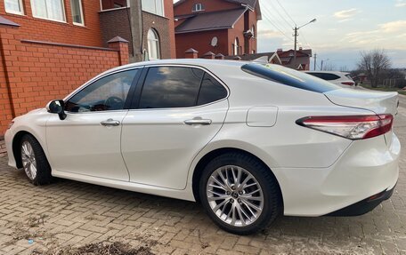 Toyota Camry, 2019 год, 3 100 000 рублей, 4 фотография