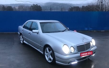 Mercedes-Benz E-Класс, 1996 год, 450 000 рублей, 2 фотография