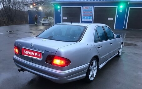 Mercedes-Benz E-Класс, 1996 год, 450 000 рублей, 3 фотография