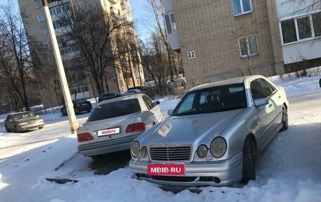Mercedes-Benz E-Класс, 1996 год, 450 000 рублей, 4 фотография