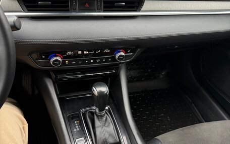 Mazda 6, 2018 год, 1 950 000 рублей, 12 фотография