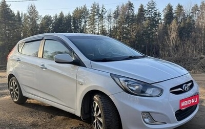 Hyundai Solaris II рестайлинг, 2011 год, 550 000 рублей, 1 фотография