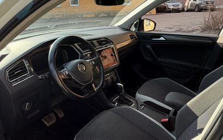 Volkswagen Tiguan II, 2019 год, 2 349 000 рублей, 16 фотография