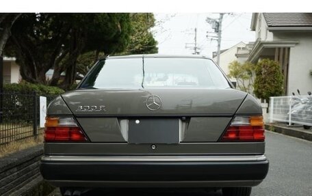 Mercedes-Benz W124, 1992 год, 6 800 000 рублей, 2 фотография