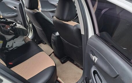 Toyota Corolla, 2011 год, 750 000 рублей, 10 фотография