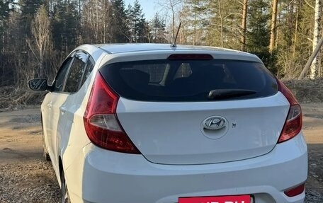 Hyundai Solaris II рестайлинг, 2011 год, 550 000 рублей, 3 фотография