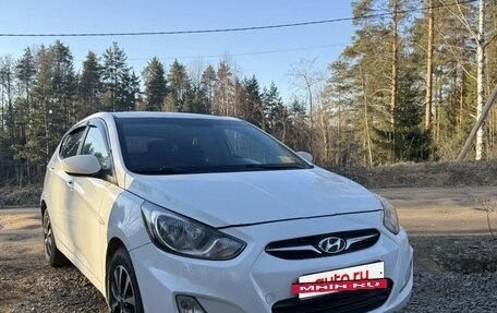 Hyundai Solaris II рестайлинг, 2011 год, 550 000 рублей, 4 фотография