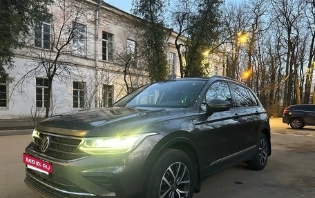 Volkswagen Tiguan II, 2021 год, 2 307 000 рублей, 5 фотография