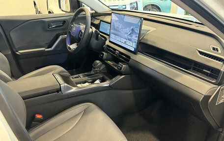 Toyota RAV4, 2026 год, 4 990 000 рублей, 24 фотография