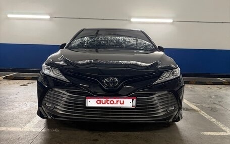 Toyota Camry, 2018 год, 2 950 000 рублей, 1 фотография