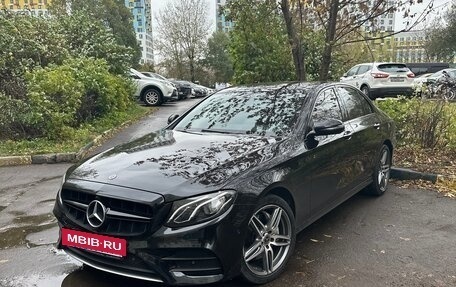 Mercedes-Benz E-Класс, 2019 год, 2 800 000 рублей, 2 фотография