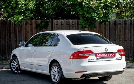 Skoda Superb III рестайлинг, 2013 год, 1 350 000 рублей, 21 фотография