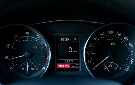 Skoda Superb III рестайлинг, 2013 год, 1 350 000 рублей, 23 фотография