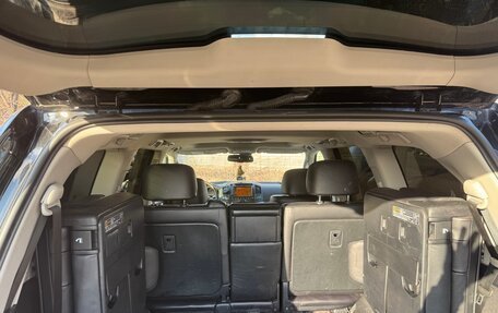 Toyota Land Cruiser 200, 2011 год, 2 590 000 рублей, 10 фотография