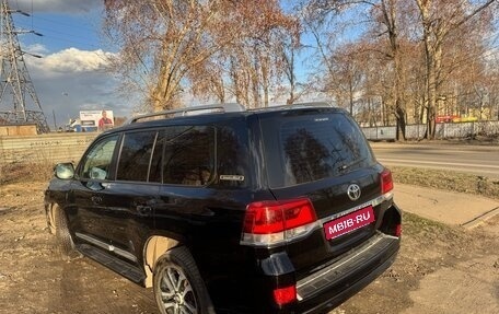 Toyota Land Cruiser 200, 2011 год, 2 590 000 рублей, 6 фотография