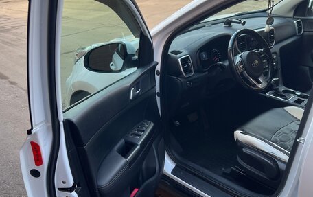 KIA Sportage IV рестайлинг, 2021 год, 2 390 000 рублей, 12 фотография