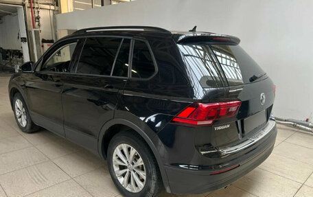 Volkswagen Tiguan II, 2019 год, 2 149 000 рублей, 2 фотография