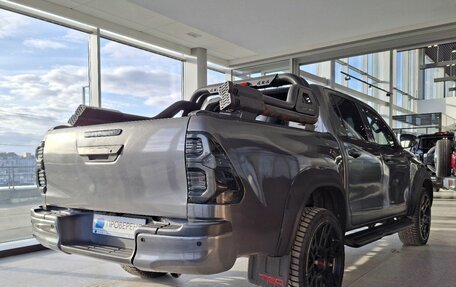 Toyota Hilux VIII, 2017 год, 2 990 000 рублей, 6 фотография