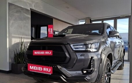 Toyota Hilux VIII, 2017 год, 2 990 000 рублей, 3 фотография