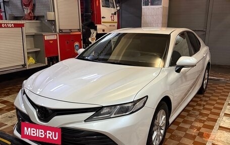 Toyota Camry, 2018 год, 2 550 000 рублей, 2 фотография