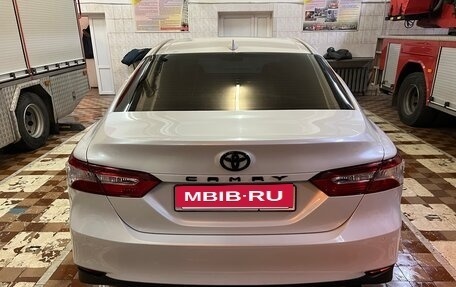 Toyota Camry, 2018 год, 2 550 000 рублей, 8 фотография