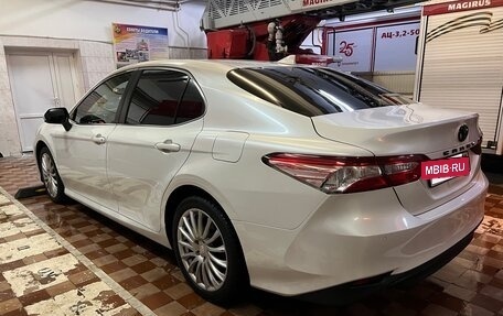 Toyota Camry, 2018 год, 2 550 000 рублей, 9 фотография