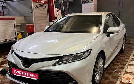 Toyota Camry, 2018 год, 2 550 000 рублей, 11 фотография
