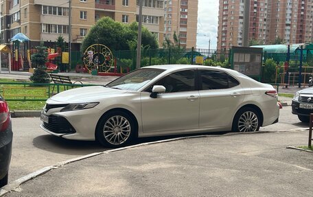 Toyota Camry, 2018 год, 2 550 000 рублей, 21 фотография