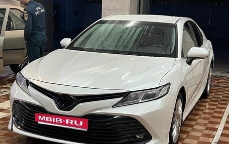 Toyota Camry, 2018 год, 2 550 000 рублей, 18 фотография