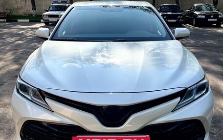 Toyota Camry, 2018 год, 2 550 000 рублей, 16 фотография