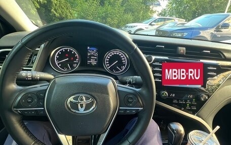 Toyota Camry, 2018 год, 2 550 000 рублей, 17 фотография