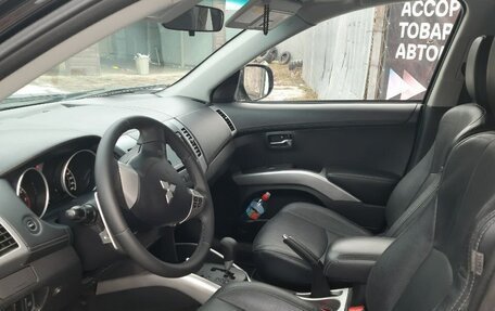 Mitsubishi Outlander III рестайлинг 3, 2011 год, 1 400 000 рублей, 5 фотография