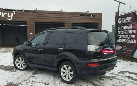 Mitsubishi Outlander III рестайлинг 3, 2011 год, 1 400 000 рублей, 7 фотография