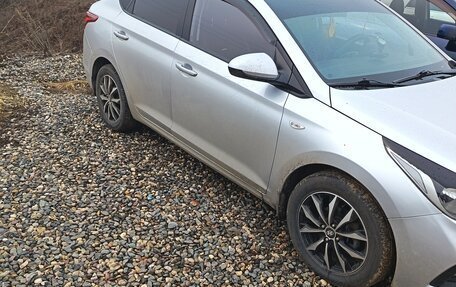Hyundai Solaris II рестайлинг, 2017 год, 1 070 000 рублей, 4 фотография