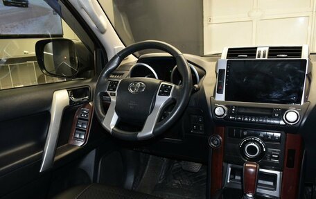 Toyota Land Cruiser Prado 150 рестайлинг 2, 2017 год, 4 679 000 рублей, 14 фотография