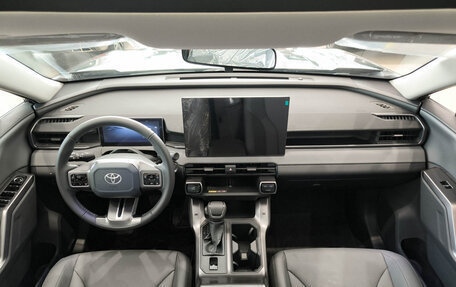 Toyota RAV4, 2026 год, 4 900 000 рублей, 17 фотография