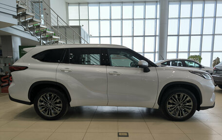 Toyota Highlander, 2026 год, 5 900 000 рублей, 5 фотография