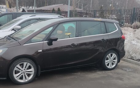 Opel Zafira C рестайлинг, 2014 год, 1 600 000 рублей, 2 фотография