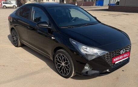 Hyundai Solaris II рестайлинг, 2021 год, 1 550 000 рублей, 2 фотография