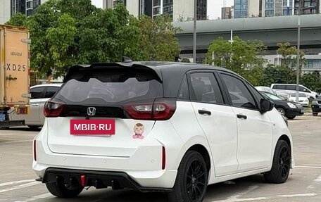 Honda Fit, 2021 год, 1 090 000 рублей, 4 фотография